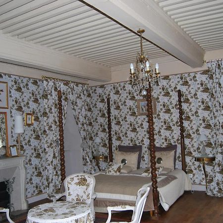Chateau De Chantelauze Olliergues Room photo