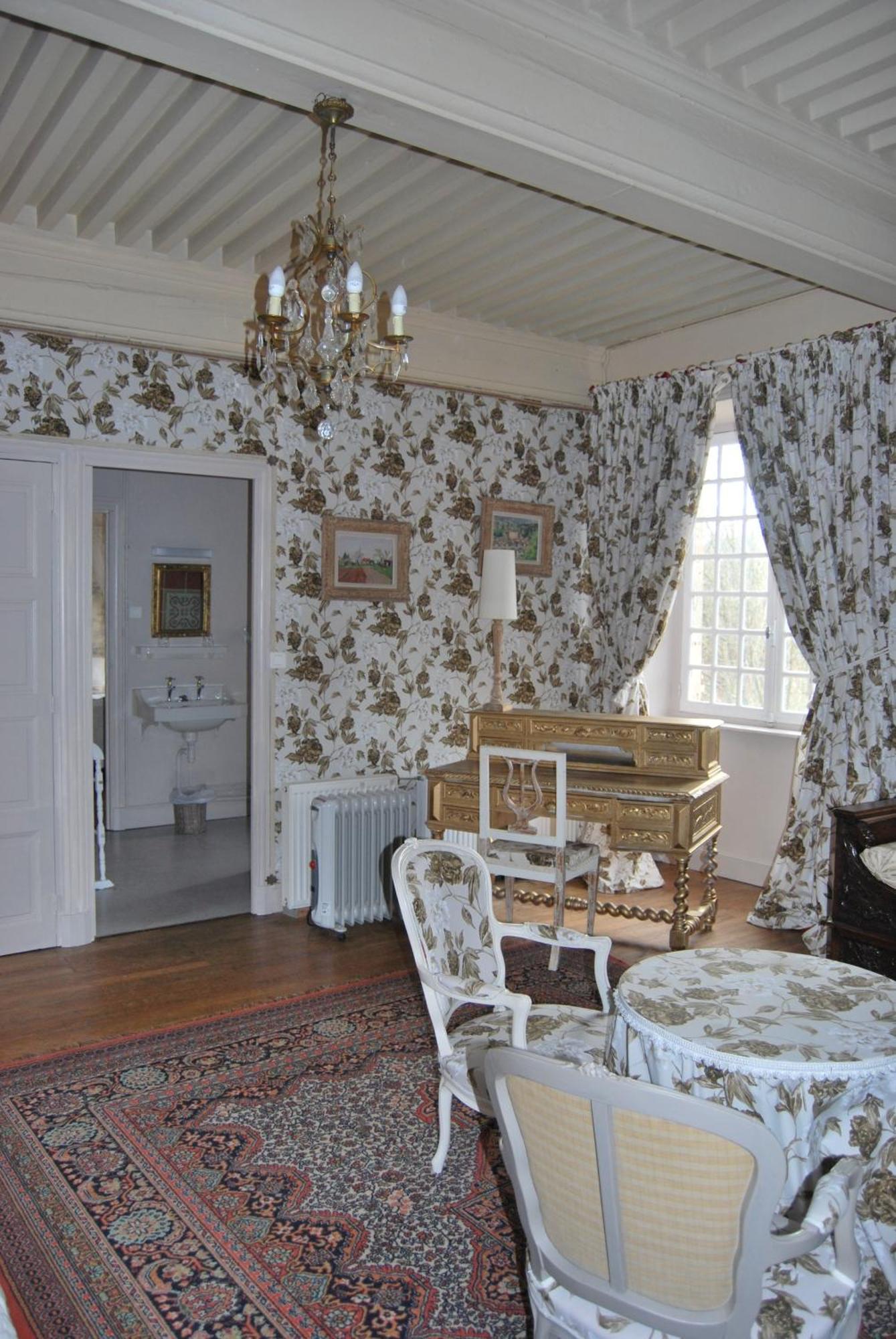 Chateau De Chantelauze Olliergues Room photo
