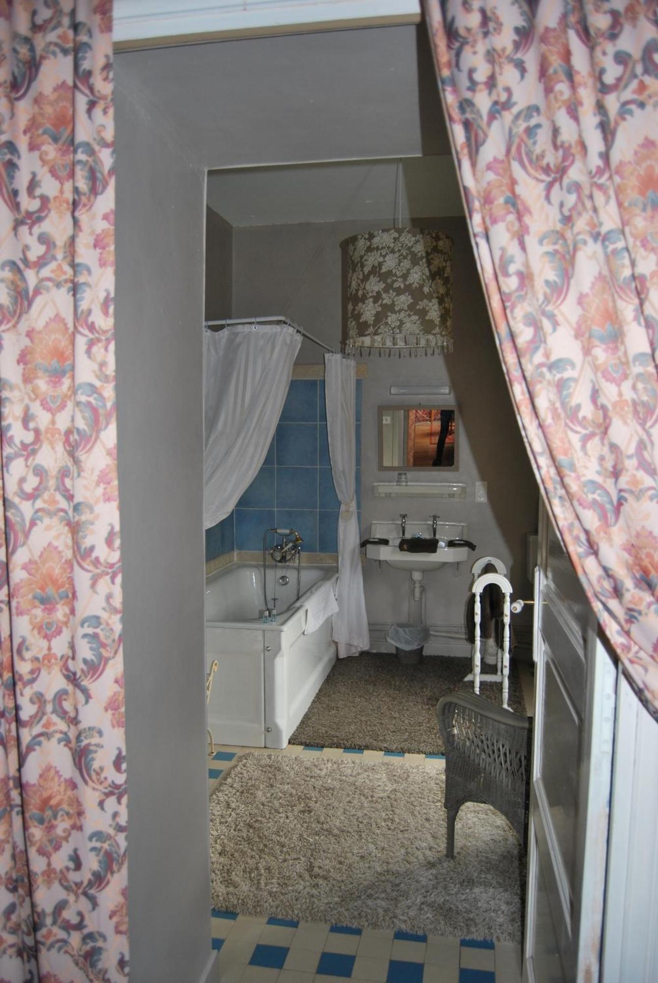 Chateau De Chantelauze Olliergues Room photo